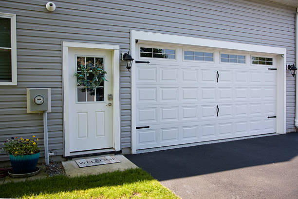 24/7 Emergency Garage Door Panel Replacement experts in Forest Oaks, NC